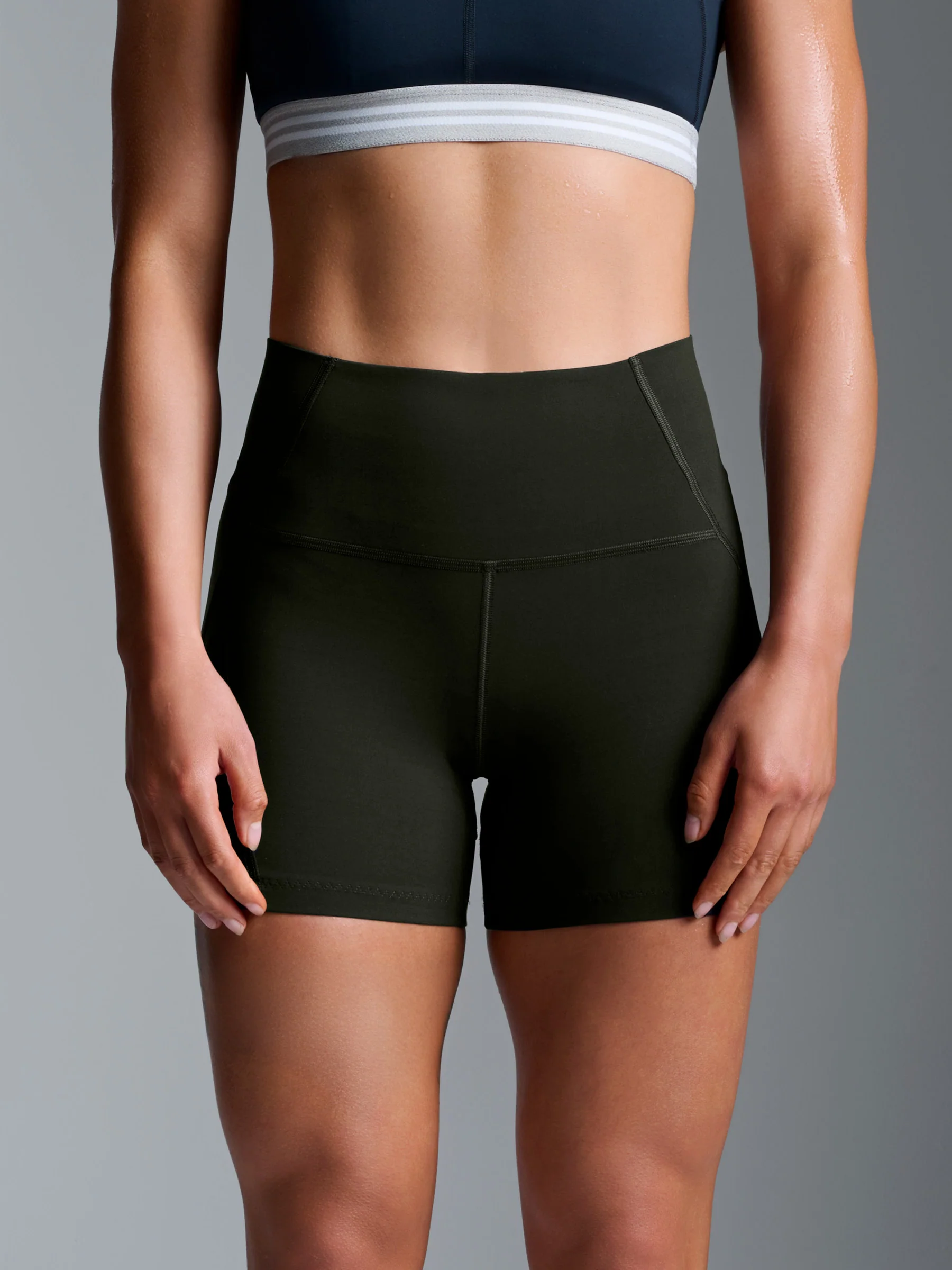 LIMITLESS 5 Bike Short Olive - Image 4