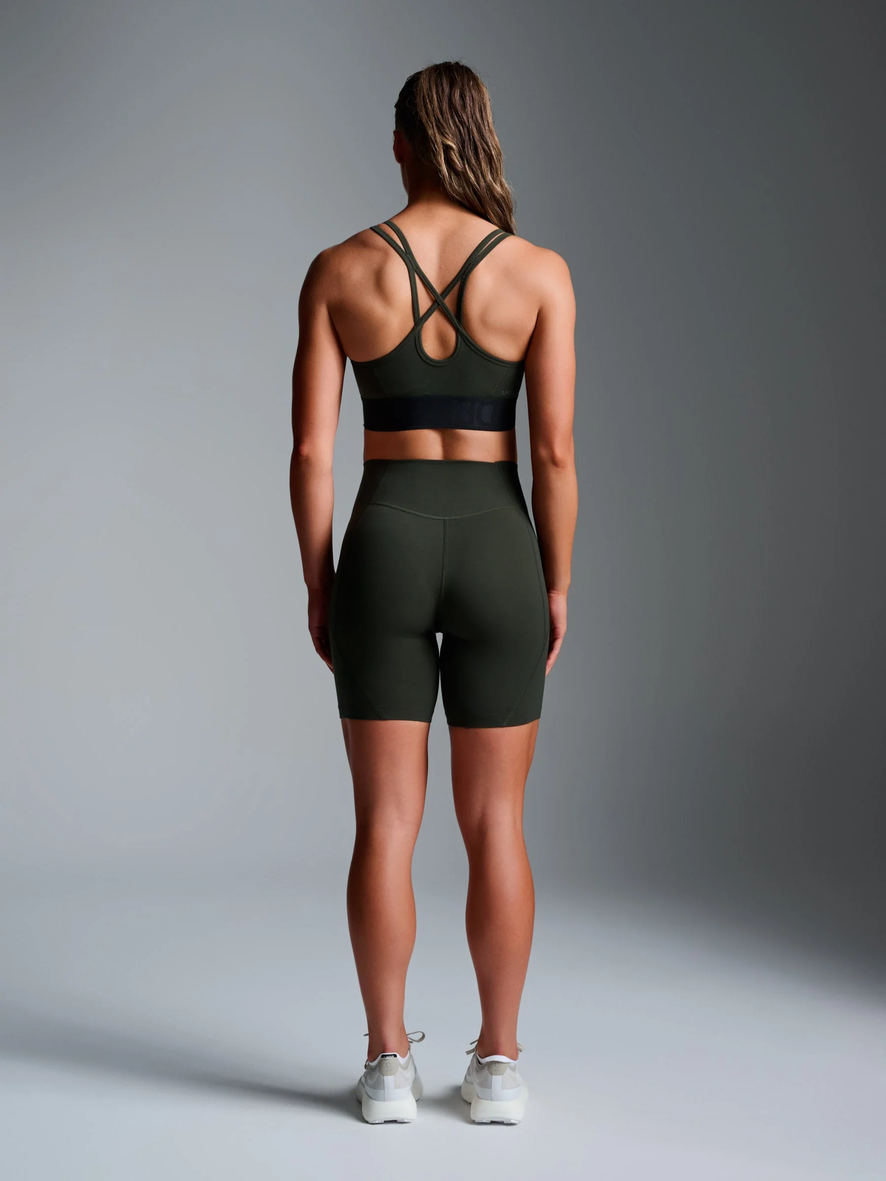 LIMITLESS 7.5 Bike Short Olive - Image 2