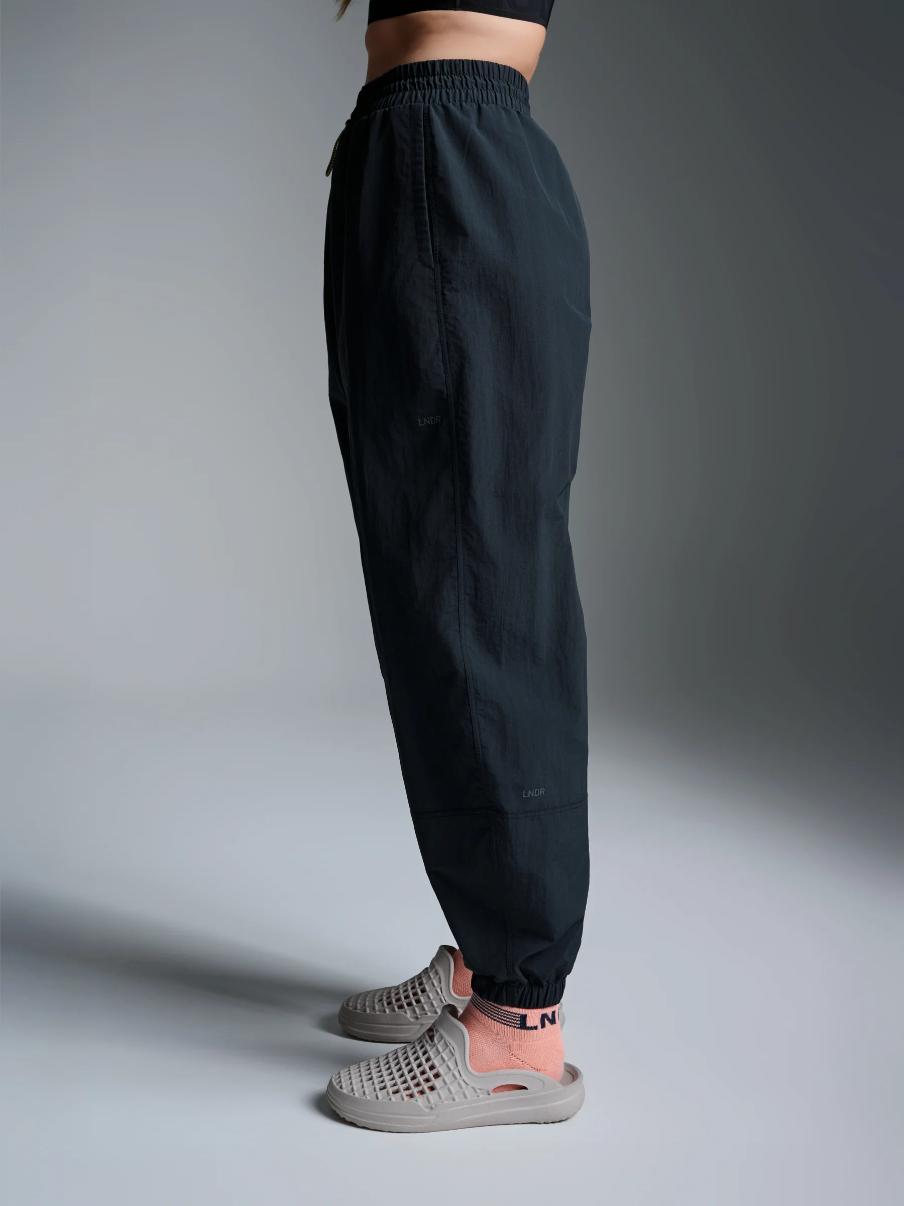 PARACHUTE Pants Black - Image 4